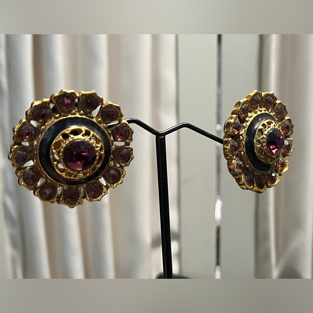 Carol Dauplaise vintage clip earrings